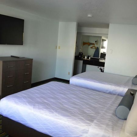 Brookings Inn Resort エクステリア 写真