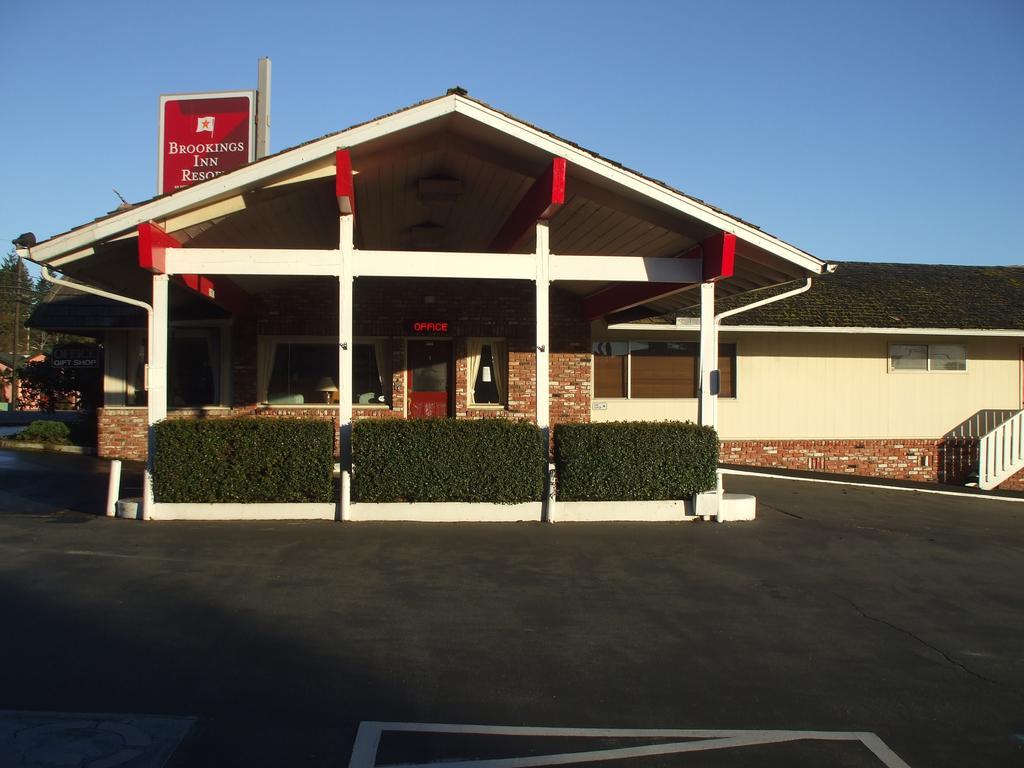 Brookings Inn Resort エクステリア 写真