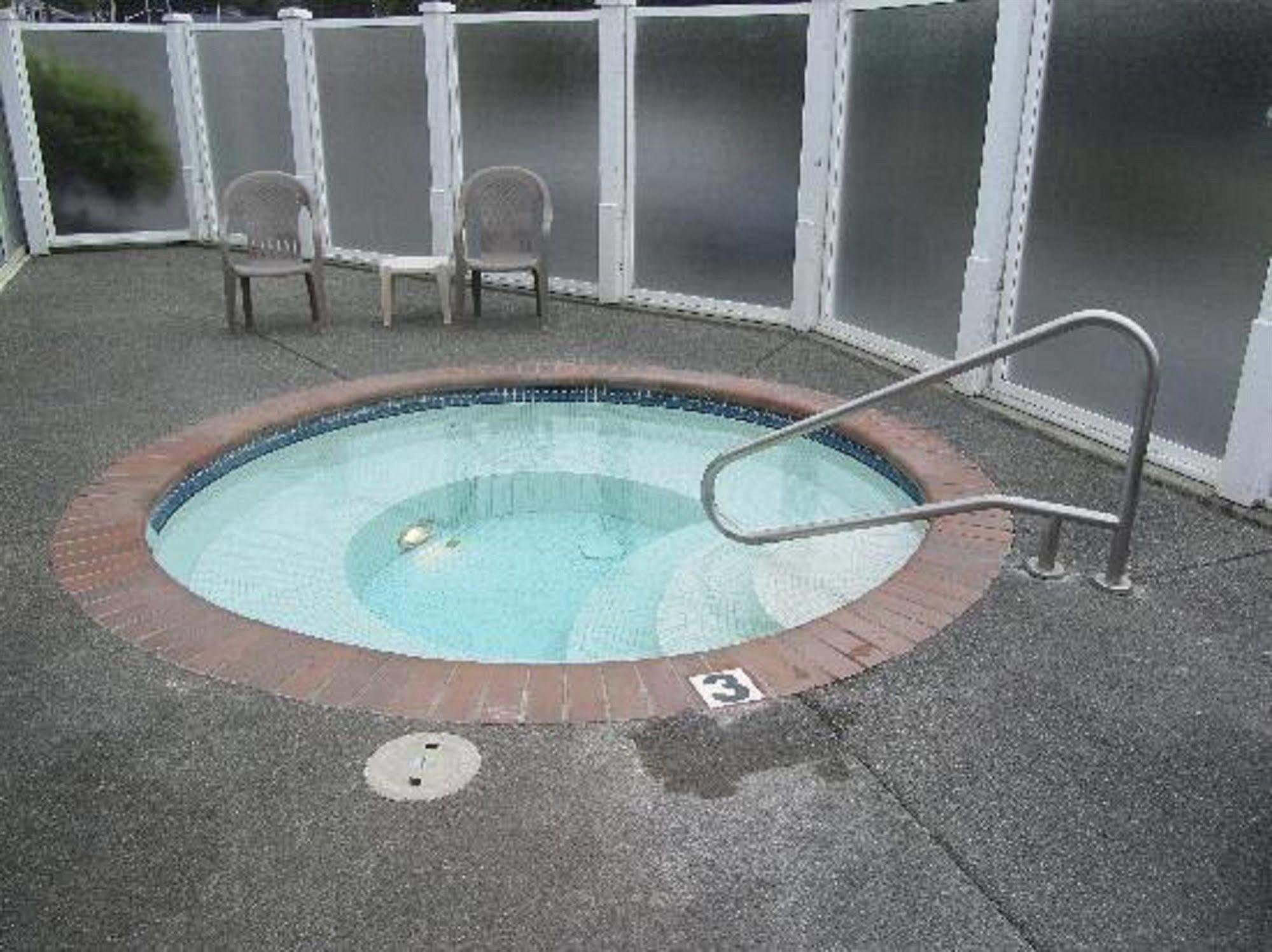Brookings Inn Resort エクステリア 写真