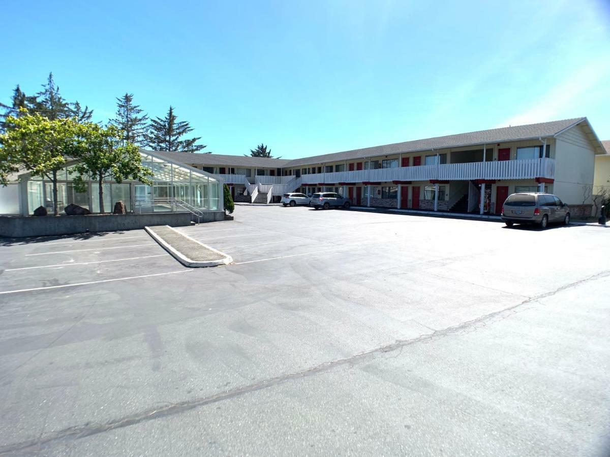 Brookings Inn Resort エクステリア 写真